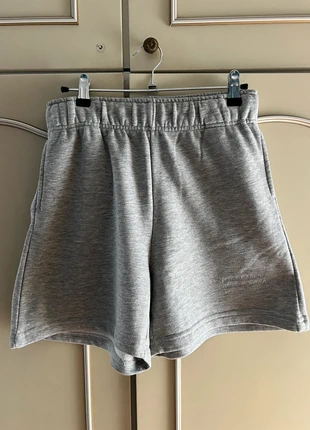 Short gris, marque: Bershka, état: Très bon état, taille: S / 36 / 8, 4,00 €, 4,90 € Protection acheteurs incluse