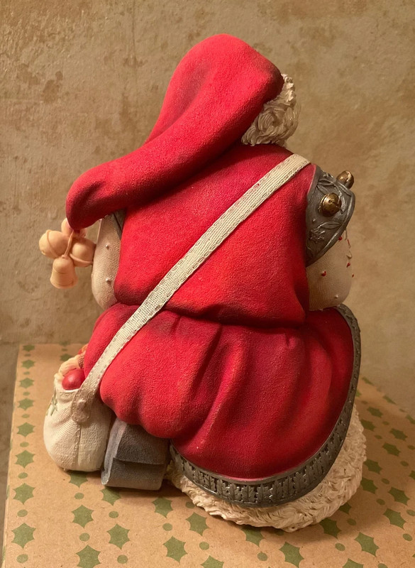 Enesco The Heart of Christmas Santa with Mice Figurine 4