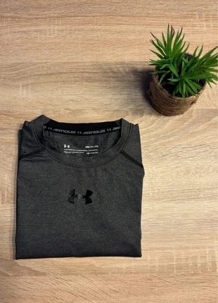 T-shirt de compression Under Armour gris homme taille S - 0044, marque: Under Armour, état: Très bon état, taille: S, 20,00 €, 21,70 € Protection acheteurs incluse