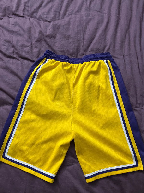 short lakers 3