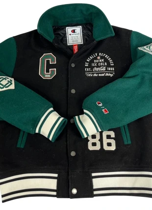 Blouson Teddy champion x coca cola, merk: Champion, staat: Heel goed, maat: M, € 120,00, € 126,70 inclusief Kopersbescherming
