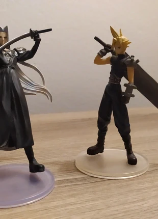 Lot de deux figurines FF7 Cloud et Sephiroth, état: Très bon état, taille: Prématuré, jusqu'à 44cm, 35,00 €, 37,45 € Protection acheteurs incluse