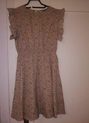 kurze Sommerkleid mit Blumenmuster , marque: Shein, état: Très bon état, taille: S / 36 / 8, 5,00 €, 5,95 € Protection acheteurs incluse