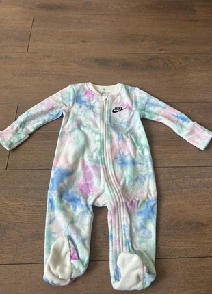 Grenouillère Nike 6 mois, merk: Nike, staat: Nieuw met prijskaartje, maat: 6-9 maanden / 68 cm, € 13,00, € 14,35 inclusief Kopersbescherming