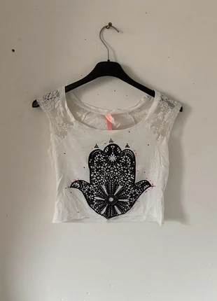 T-shirt blanc, à motifs noir en taille Xs, brand: Bershka, condition: Very good, size: One size, €1.00, €1.75 includes Buyer Protection