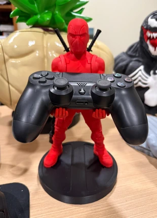 Deadpool Controller Holder - PS5/PS4/XBOX, marca: Deadpool, estado: Novo sem etiquetas, €15.00, €16.45 inclui Proteção do Comprador
