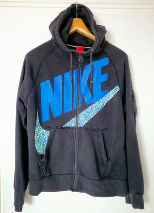 Gilet Nike avec Capuche - Taille M - Très Bon État, marque: Nike, état: Très bon état, taille: M, 14,00 €, 15,40 € Protection acheteurs incluse