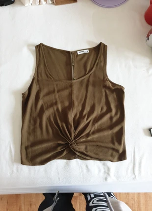 Top Okeysi vert kaki, taille M, marke: Okeysi, zustand: Sehr gut, größe: M / 38 / 10, 8,00 €, 9,10 € inklusive Vinted-Käuferschutz