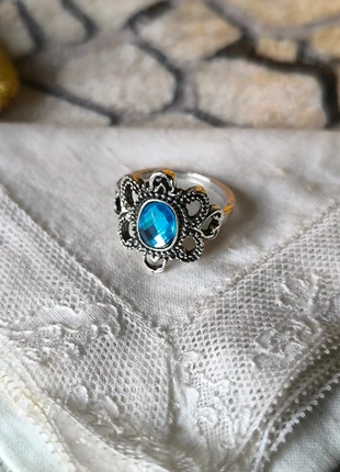 Jolie bague argentée avec turquoise 🪭 Neuve 🪭 Modèle Fleur 🪭🪭, brand: Turquoise, condizioni: Nuovo con cartellino, taglia: 16,1 mm Ø / 10,5, €9.50, €10.68 include la Protezione acquisti Pro