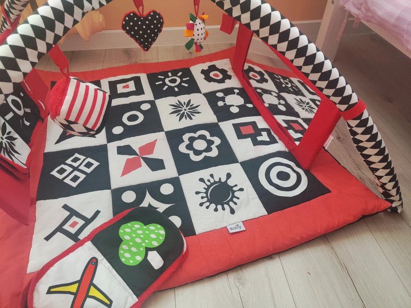 Kontrastowa mata edukacyjna Babysenses Vinted