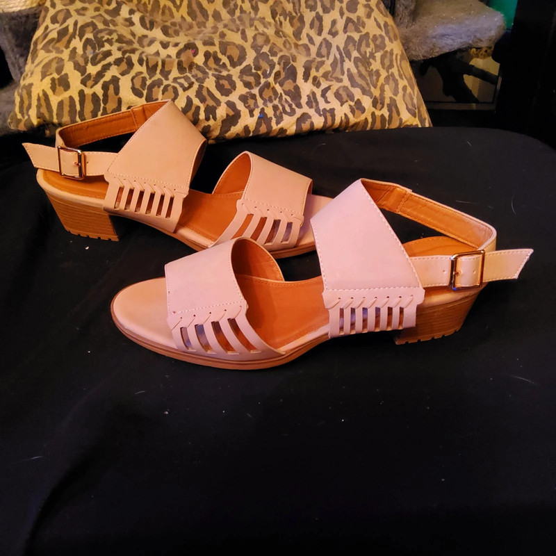 11w Almost Pink Sandals Heels 1