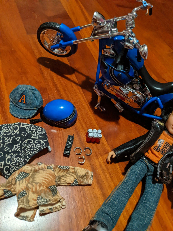 Bratz maschio con moto