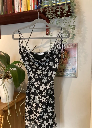 Blümchen Kleid, marque: Bershka, état: Bon état, taille: M / 38 / 10, 4,50 €, 5,43 € Protection acheteurs incluse