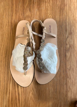Sandales beige avec perle andré, marque: André, état: Satisfaisant, taille: 38, 3,00 €, 3,85 € Protection acheteurs incluse
