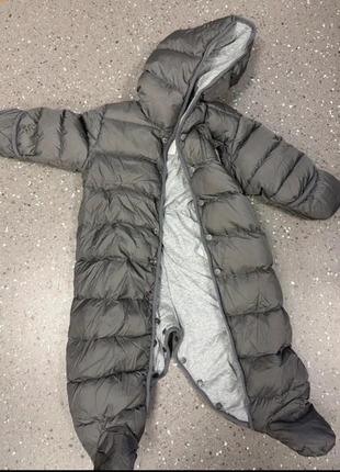 Pilote - Combi-pilote Moncler 12/18 mois en parfait état, marca: Moncler, estado: Muito bom, tamanho: 12-18 meses / 80 cm, €150.00, €158.20 inclui Proteção do Comprador