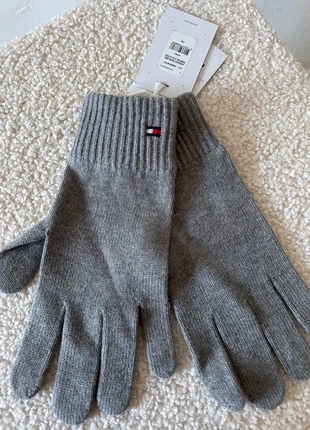 Tommy Hilfiger Essential flag gloves, merk: Tommy Hilfiger, staat: Nieuw met prijskaartje, maat: Universele maat, € 12,50, € 13,83 inclusief Kopersbescherming