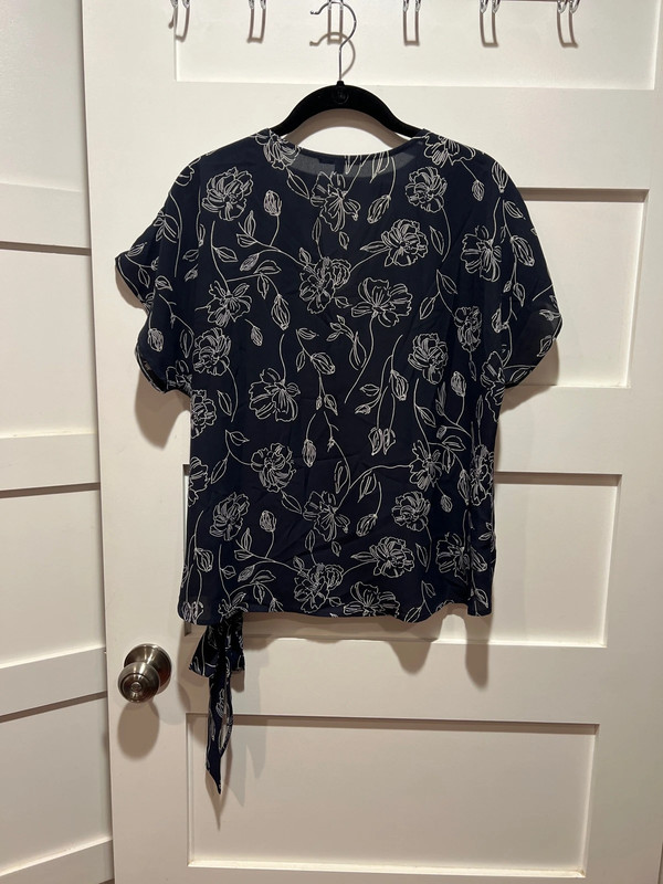 West Kei navy with white flowers blouse size M 3