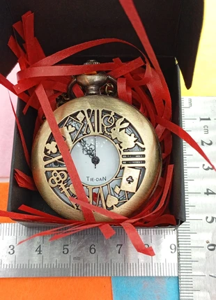 Montre à gousset Alice in wonderland, marque: Alice, état: Très bon état, taille: 47 mm et plus, 5,00 €, 5,95 € Protection acheteurs (Pro) incluse