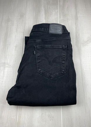 Jean Levi’s Classic Straight – Noir W30 L30 FR40, marque: Levi's, état: Très bon état, taille: W30 | FR 40, 19,90 €, 21,60 € Protection acheteurs (Pro) incluse