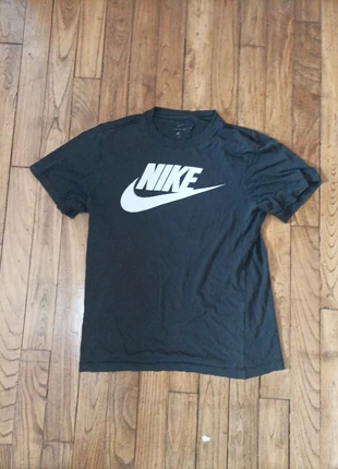 T-shirt Nike noir, marca: Nike, estado: Muito bom, tamanho: XS, €5.50, €6.48 inclui Proteção do Comprador