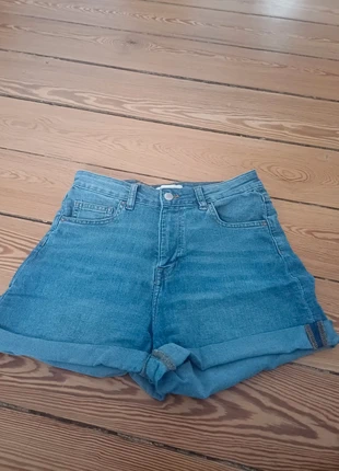 High-Waist Jeansshorts – H&M, Größe, marque: H&M, état: Bon état, taille: L / 40 / 12, 2,00 €, 2,80 € Protection acheteurs incluse