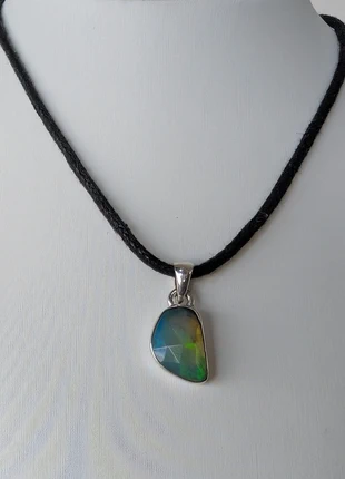 Pendentif opale ethiopienne facettée -argent 925, état: Neuf sans étiquette, 22,00 €, 23,80 € Protection acheteurs (Pro) incluse