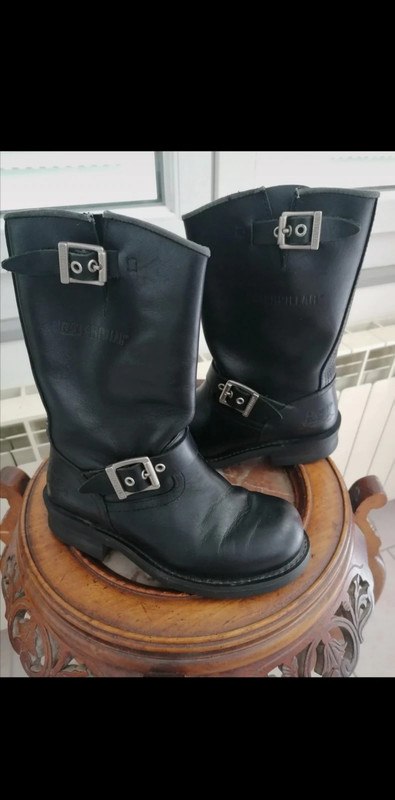 Bottes Caterpillar en cuir tres bon etat Vinted
