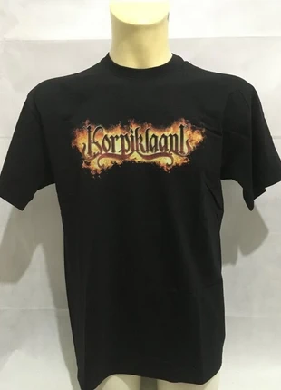 T-shirt da uomo in cotone con stampa solo fronte  Korpiklaani – Logo con fuoco taglia L, brand: Fruit of the Loom, condizioni: Ottime, taglia: L, €14.00, €15.40 include la Protezione acquisti