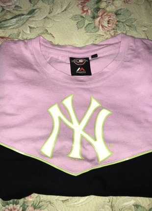 t-shirt majestic athletic ny , marke: Majestic, zustand: Neu, größe: XS / 34 / 6, 7,00 €, 8,05 € inklusive Vinted-Käuferschutz