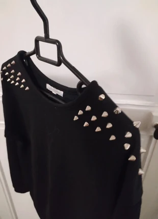 Pull avec des pointes en métal, marke: Noir, zustand: Gut, größe: M / 38 / 10, 2,00 €, 2,80 € inklusive Vinted-Käuferschutz