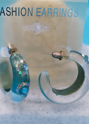 Orecchini semicerchio turchesi/azzurri, brand: Fashionmoda, condizioni: Nuovo senza cartellino, €1.00, €1.75 include la Protezione acquisti
