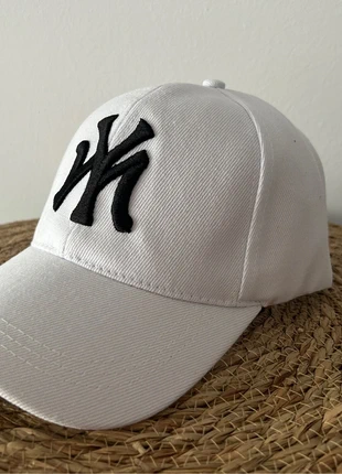 White NY cap - Gorra blanca NY, marque: Local, état: Neuf avec étiquette, taille: Taille unique, 7,00 €, 8,05 € Protection acheteurs incluse