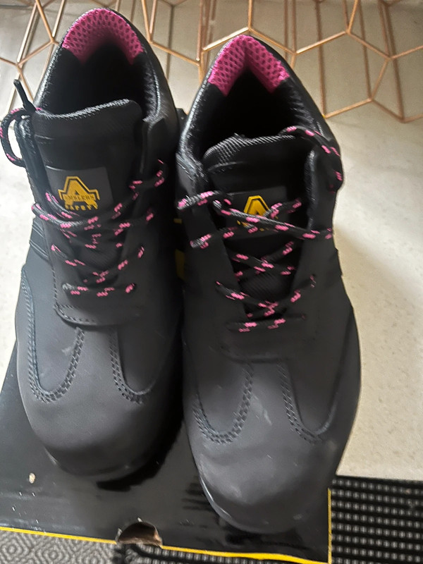 Amberly Sophie hard toe safety shoes (women) - Vinted