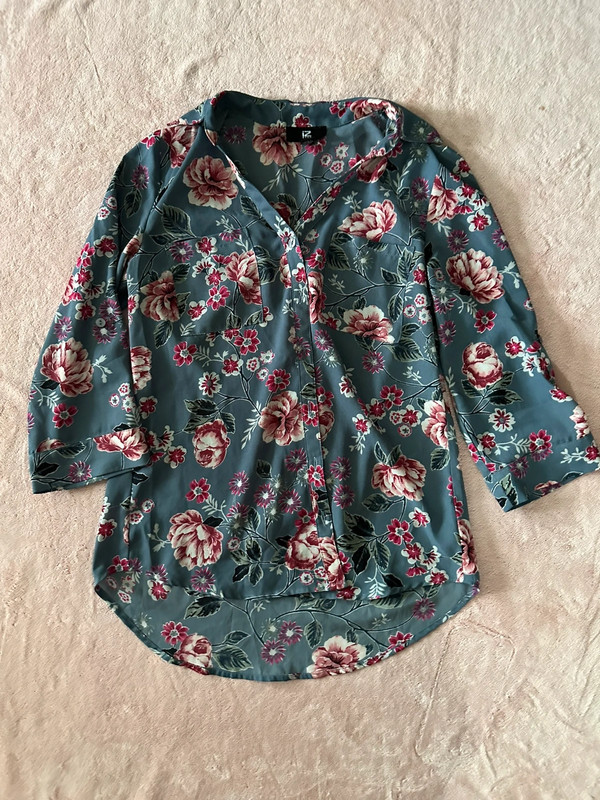 IZ Byer Blue Floral Button Up Top 4