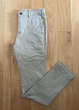 Pantalon uniqlo, marca: Uniqlo, estado: Bueno, tamaño: M, 9,00 €, 10,15 € Protección al comprador incluida