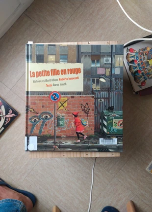 La petite Fille en Rouge, zustand: Sehr gut, 12,00 €, 13,30 € inklusive Vinted-Käuferschutz