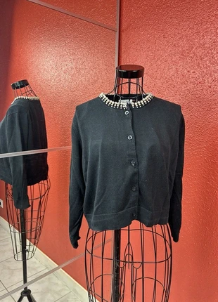 Cardigan Calvin Klein noir avec col perlé taille M, brand: Calvin Klein, condition: Very good, size: M / 38 / 10, €24.00, €25.90 includes Buyer Protection Pro