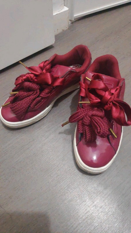 Baskets Puma de couleur rouge bordeaux vernis Vinted