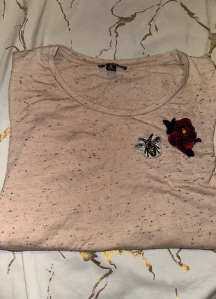 T-shirt moucheté à borderie rose taille M, brand: Kiabi, condizioni: Buone, taglia: M / IT 42 / EU 38, €5.00, €5.95 include la Protezione acquisti