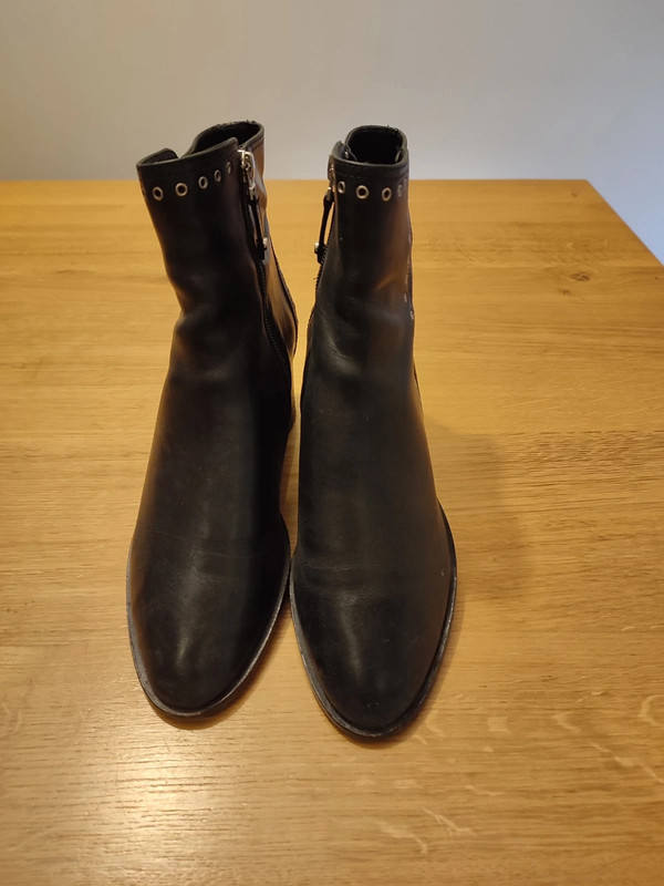 Jonak bottines cloutées sales