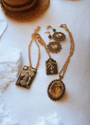 Lot de bijoux noir et doré Chic style vintage, estado: Muy bueno, 25,00 €, 26,95 € Protección al comprador incluida