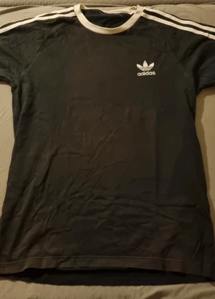 T-shirt Adidas Noir, marca: adidas, estado: Nuevo sin etiquetas, tamaño: M, 10,00 €, 11,20 € Protección al comprador incluida