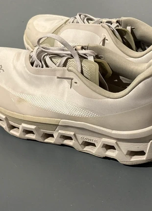 Cloudmonstee sneakers, merk: cloudmonster, staat: Heel goed, maat: 45, € 115,00, € 121,45 inclusief Kopersbescherming