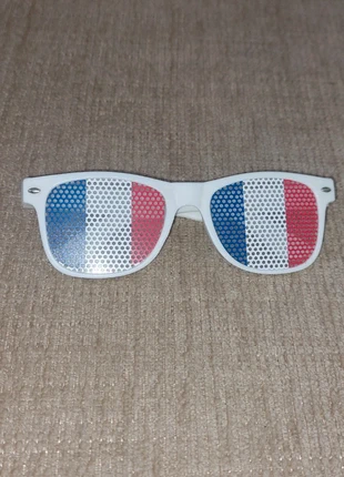 Lunette de fête rétro 🍄, marque: Je ne sais plus, état: Très bon état, 14,00 €, 15,40 € Protection acheteurs incluse