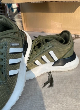 Boys Adidas Trainer in olive green., brand: adidas, condition: Very good, size: 10 child | EU 28, £7.25, £8.13 includes Buyer Protection