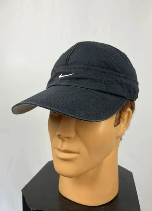 Casquette Nike noire – modèle avec zip supérieur, marke: Nike, zustand: Sehr gut, größe: Einheitsgröße, 13,00 €, 14,35 € beinhaltet Vinted-Käuferschutz Pro