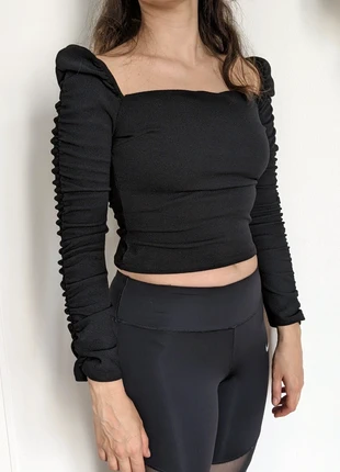 Haut top noir boohoo manches froncées , marque: Boohoo, état: Neuf sans étiquette, taille: M / 38 / 10, 6,00 €, 7,00 € Protection acheteurs incluse