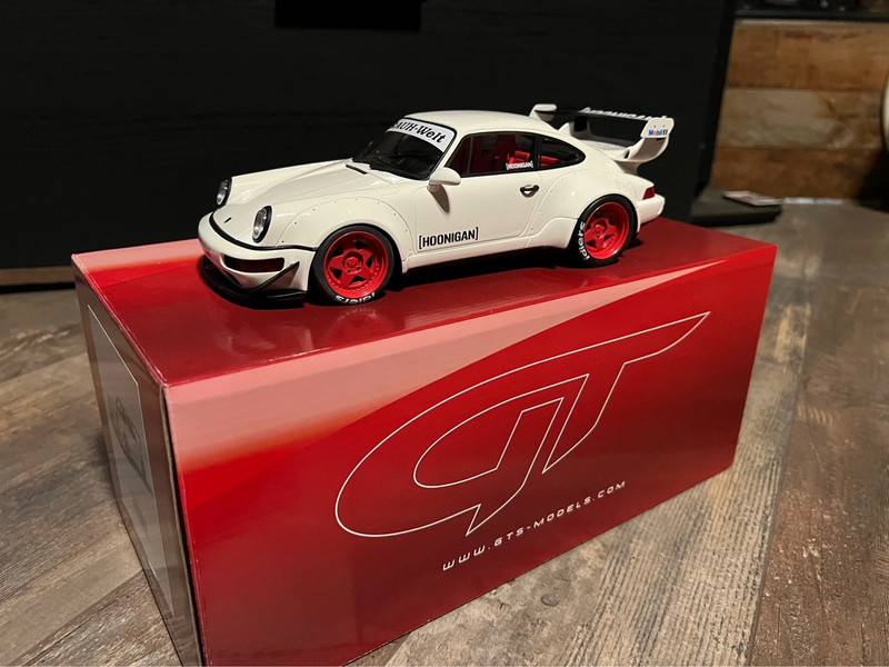 Gt Spirit 1:18 Porsche 911 RWB Hoonigan 1