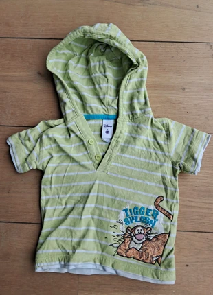 Groene polo met kap maat 74, marca: C&A, estado: Muito bom, tamanho: 9-12 meses / 74 cm, €1.50, €2.28 inclui Proteção do Comprador