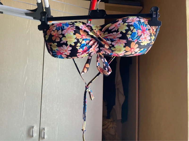 Superbe ensemble bikini noir fleurs exotiques jamais porté marque Tropical Beach - photo numéro 2